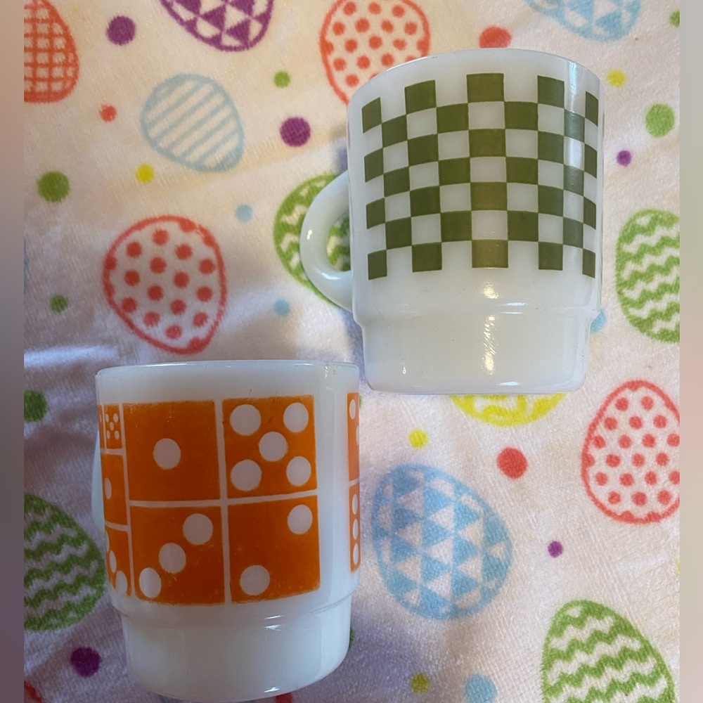 Set of two gorgeous little fire king mugs fabulous condition